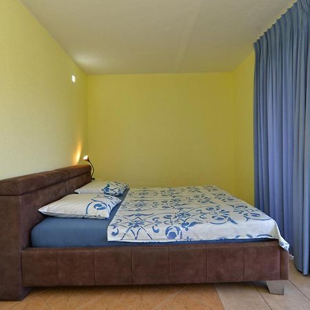 Apartments Milica 56 Pula Exterior photo