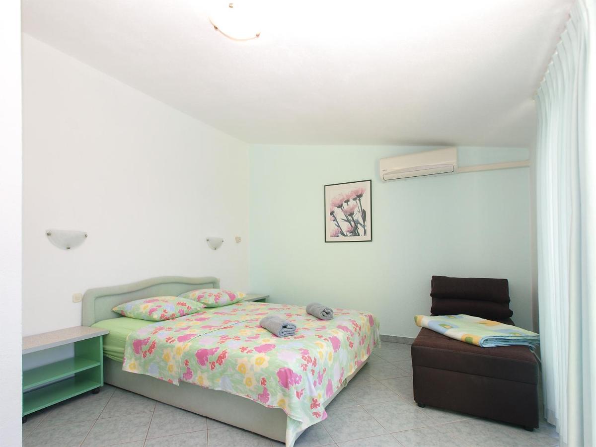 Apartments Milica 56 Pula Exterior photo