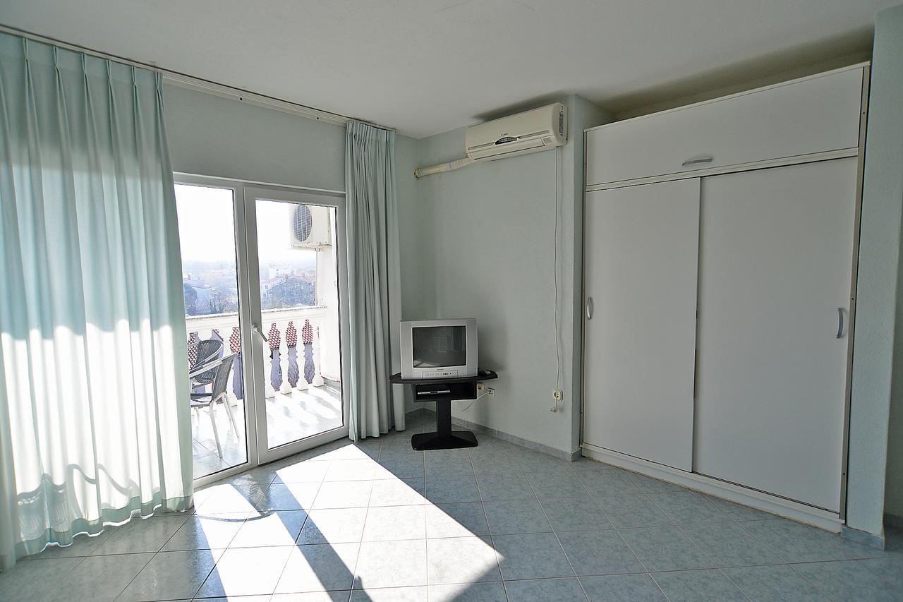 Apartments Milica 56 Pula Exterior photo